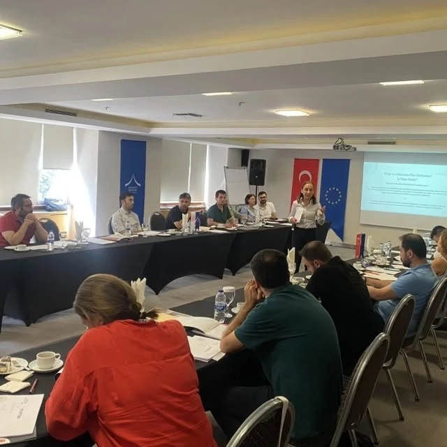 The training hall with the ministry experts