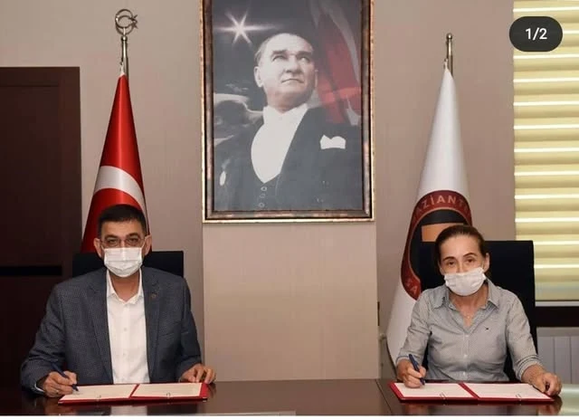 Protocol signing ceremony with GSO