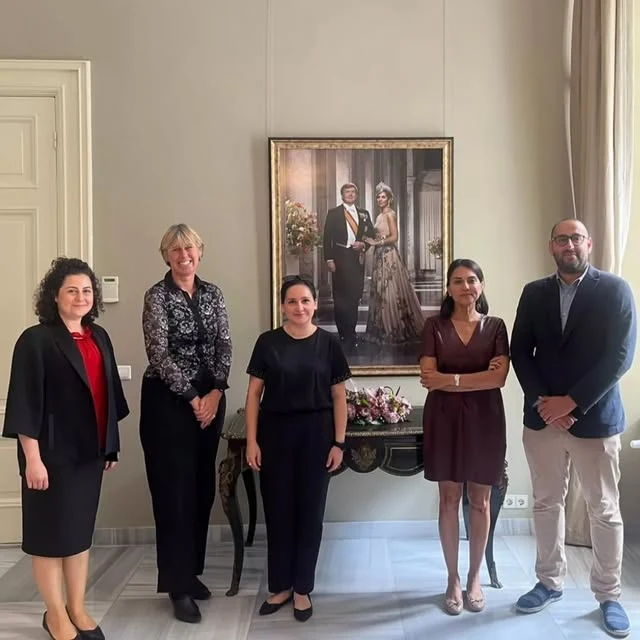 Meeting at the consulate
